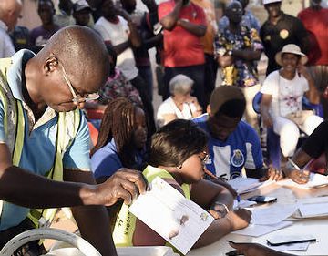 Afrique : la démocratie garantit-elle le développement ? Afrique : la démocratie garantit-elle le développement ?