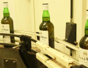 Industrie: 2200 bouteilles de whisky par heure pour Guinness-Cameroun Industrie: 2200 bouteilles de whisky par heure pour Guinness-Cameroun