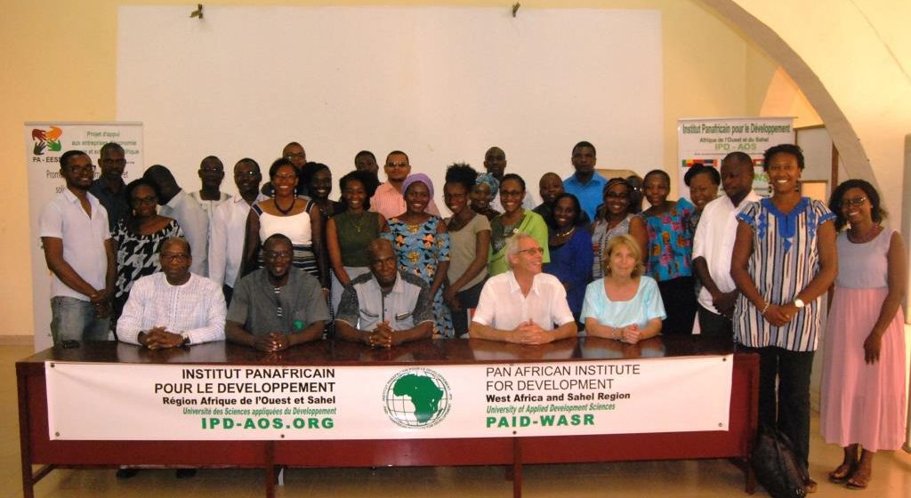 CAMEROUN – INSTITUT PANAFRICAIN DU DÉVELOPPEMENT : 40 NOUVEAUX ARTISANS ÉLECTRICIENS VONT TUTOYER LE MONDE DE L’EMPLOI ET DE L’ENTREPRENEURIAT. CAMEROUN – INSTITUT PANAFRICAIN DU DÉVELOPPEMENT : 40 NOUVEAUX ARTISANS ÉLECTRICIENS VONT TUTOYER LE MONDE DE L’EMPLOI ET DE L’ENTREPRENEURIAT.