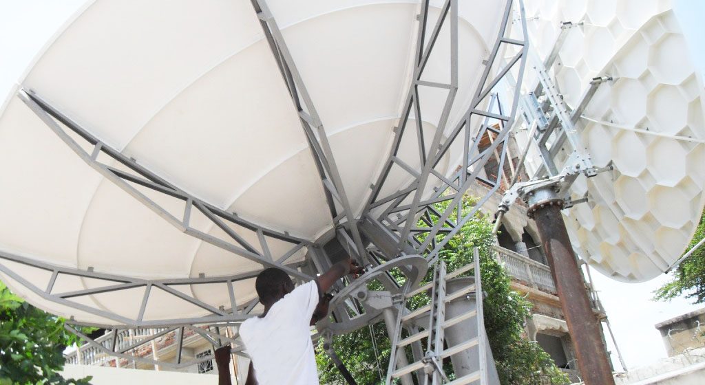 CAMEROUN : L’OFFRE INTERNET PAR SATELLITE SE DIVERSIFIE CAMEROUN : L’OFFRE INTERNET PAR SATELLITE SE DIVERSIFIE