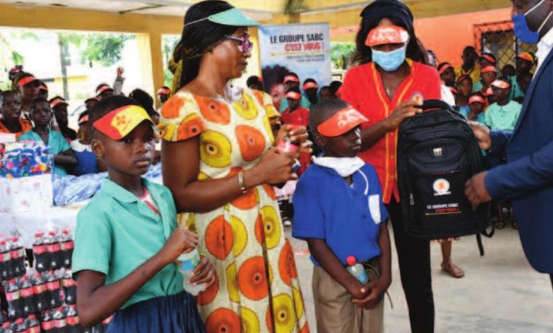 CAMEROUN-SOCIÉTÉ: LA SABC SOUTIENT DES ÉLÈVES MÉRITANTS CAMEROUN-SOCIÉTÉ: LA SABC SOUTIENT DES ÉLÈVES MÉRITANTS
