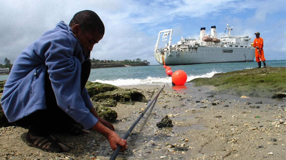 CAMEROUN-CONGO: BIENTÔT LA LIAISON À FIBRE OPTIQUE CAMEROUN-CONGO: BIENTÔT LA LIAISON À FIBRE OPTIQUE