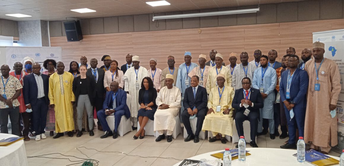 CAMEROUN : ATELIER SOUS-REGIONAL SUR LA PREVENTION ET LA RESOLUTION DE CONFLITS LIES A L’UTILISATION DES RESSOURCES AGRO-PASTORALES CAMEROUN : ATELIER SOUS-REGIONAL SUR LA PREVENTION ET LA RESOLUTION DE CONFLITS LIES A L’UTILISATION DES RESSOURCES AGRO-PASTORALES