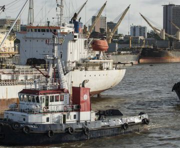 CAMEROUN- LUTTE ANTITERRORISME : LES RUSSES CONTRECARRENT LE PIRATAGE D’UN BATEAU PARTANT DU TOGO POUR LE CAMEROUN CAMEROUN- LUTTE ANTITERRORISME : LES RUSSES CONTRECARRENT LE PIRATAGE D’UN BATEAU PARTANT DU TOGO POUR LE CAMEROUN