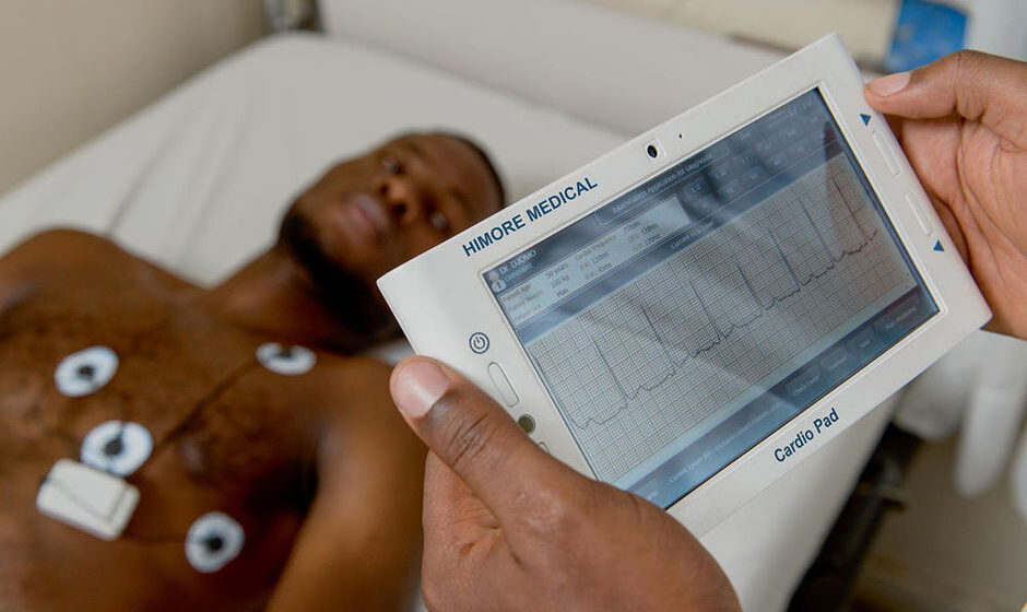 CAMEROUN-SANTÉ : LA TABLETTE MÉDICALE D’ARTHUR ZANG FAIT UNE RECETTE DANS LES HÔPITAUX CAMEROUN-SANTÉ : LA TABLETTE MÉDICALE D’ARTHUR ZANG FAIT UNE RECETTE DANS LES HÔPITAUX
