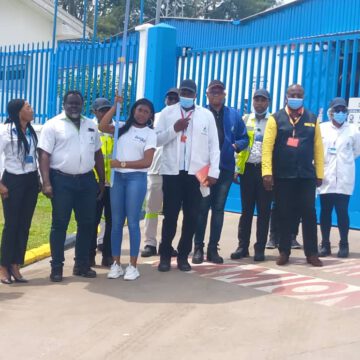 JOURNÉE MONDIALE DE L’EAU: LA SOCIÉTÉ DES EAUX MINÉRALES DU CAMEROUN OUVRE SES PORTES AUX CONSOMMATEURS ET HOMMES DE MÉDIAS JOURNÉE MONDIALE DE L’EAU: LA SOCIÉTÉ DES EAUX MINÉRALES DU CAMEROUN OUVRE SES PORTES AUX CONSOMMATEURS ET HOMMES DE MÉDIAS