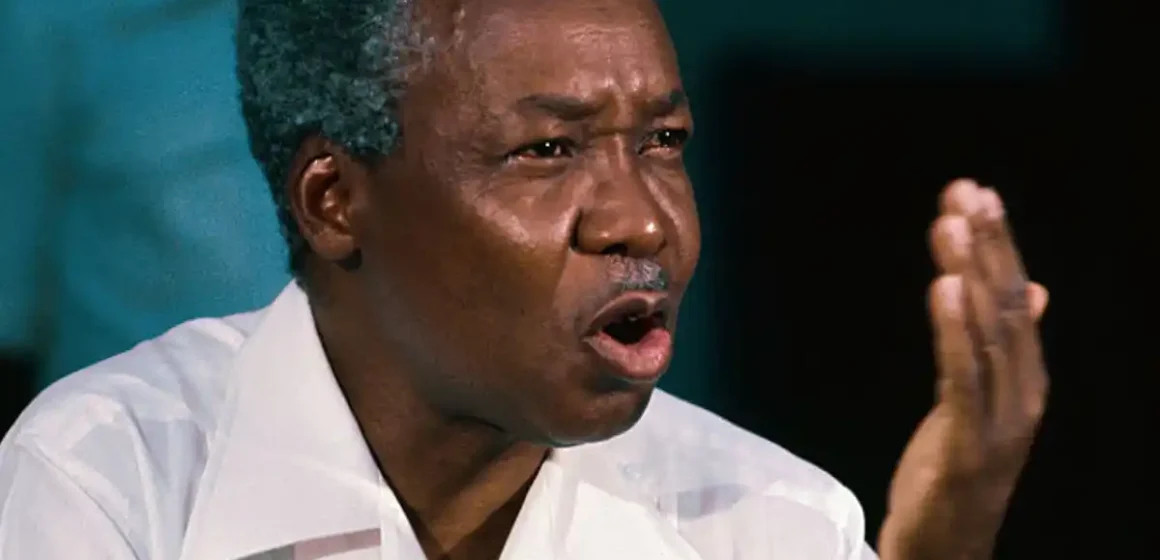 AFRIQUE-FIGURES HISTORIQUES : JULIUS NYERERE, L’ENSEIGNANT ET LE POLITIQUE AFRIQUE-FIGURES HISTORIQUES : JULIUS NYERERE, L’ENSEIGNANT ET LE POLITIQUE