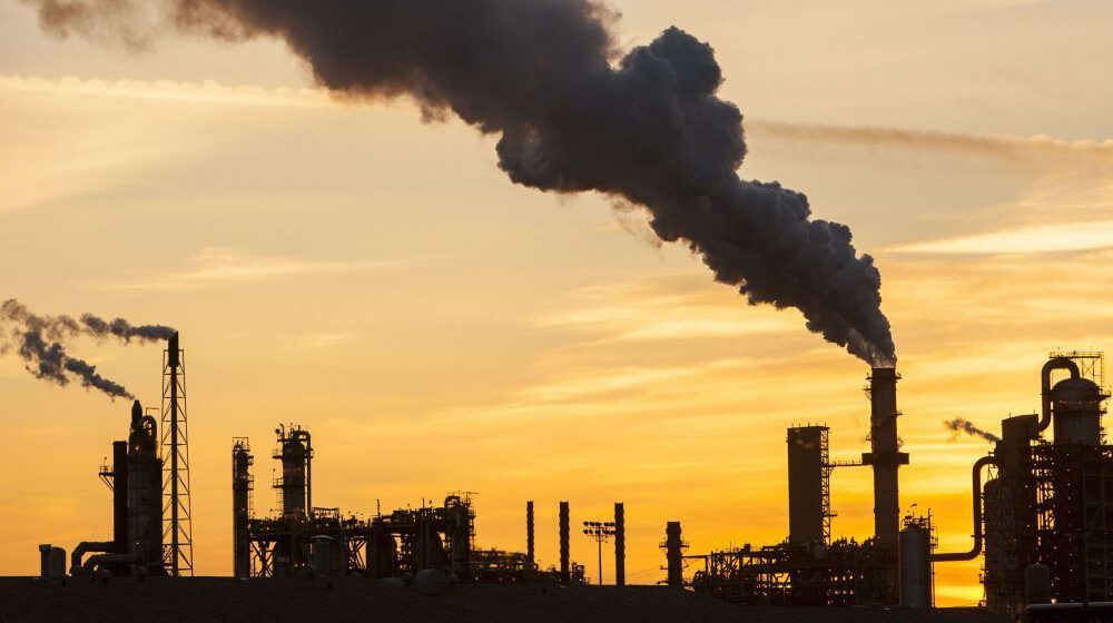 CAMEROUN – ENVIRONNEMENT : LE PAYS DEVRAIT QUADRUPLER SES ÉMISSIONS DE CARBONE D’ICI 2043, DU FAIT DES PRODUCTEURS DE CIMENTS ET HYDROCARBURES CAMEROUN – ENVIRONNEMENT : LE PAYS DEVRAIT QUADRUPLER SES ÉMISSIONS DE CARBONE D’ICI 2043, DU FAIT DES PRODUCTEURS DE CIMENTS ET HYDROCARBURES