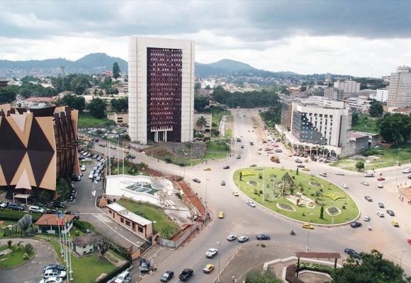 CAMEROUN-FINANCEMENT EXTÉRIEUR : UN PRÊT DE 400 MILLIARDS DE F CFA EN PRÉPARATION CAMEROUN-FINANCEMENT EXTÉRIEUR : UN PRÊT DE 400 MILLIARDS DE F CFA EN PRÉPARATION